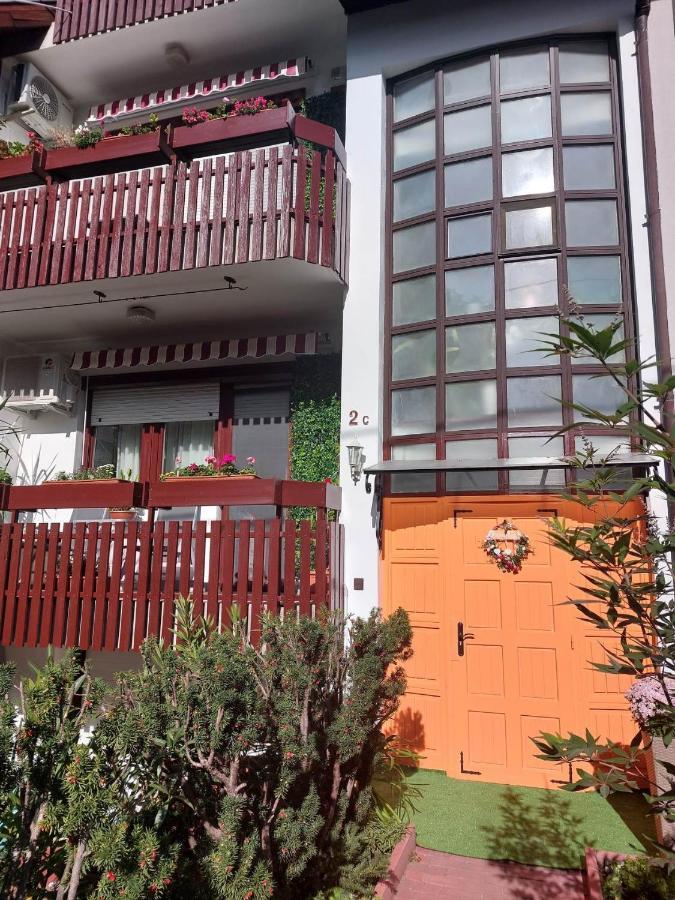 Summer House Emeleti Szoba Дебрецен Екстериор снимка